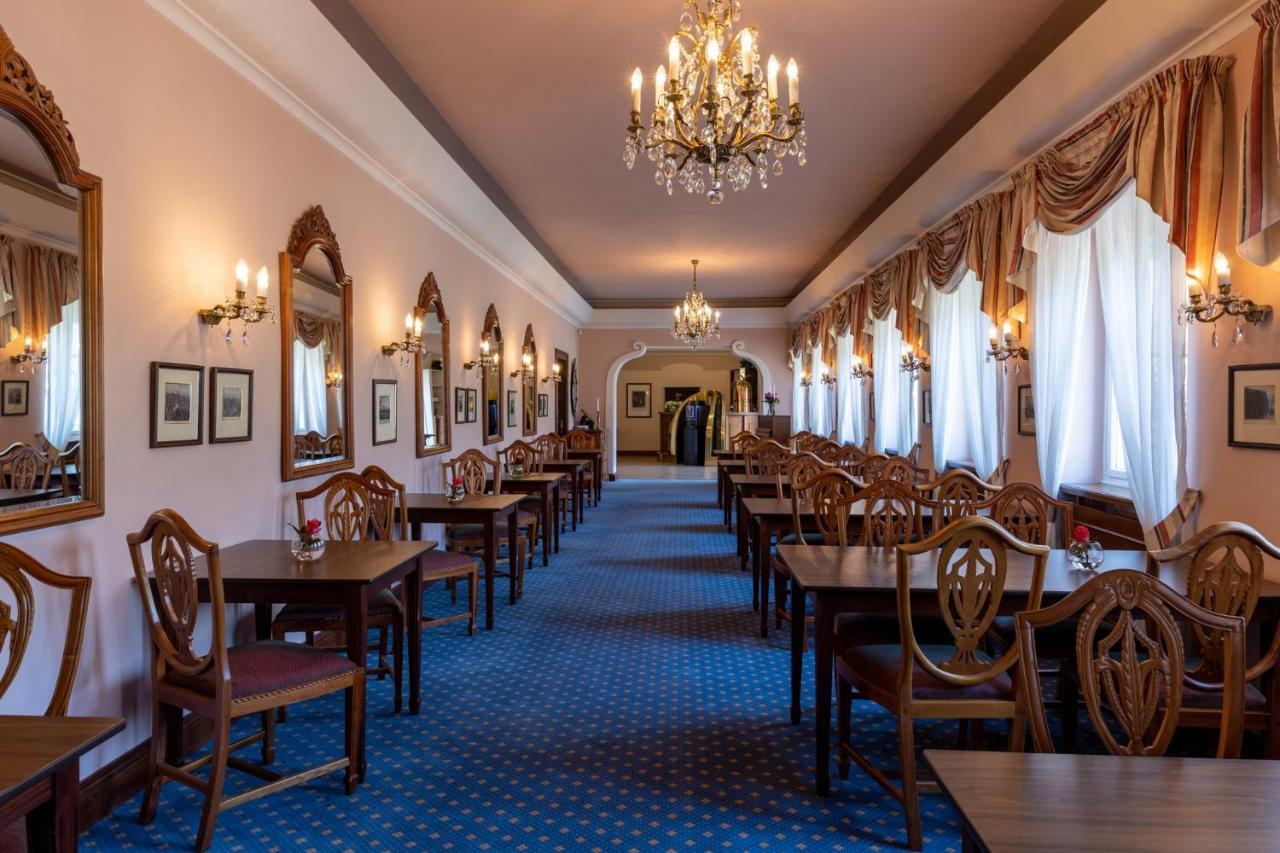 Zamek Stirin Готель 4*