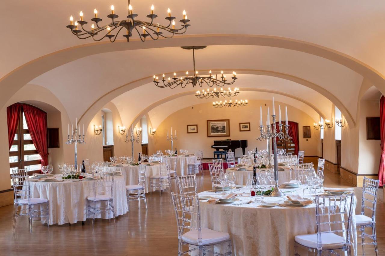Zamek Stirin 4* Велке-Поповіце